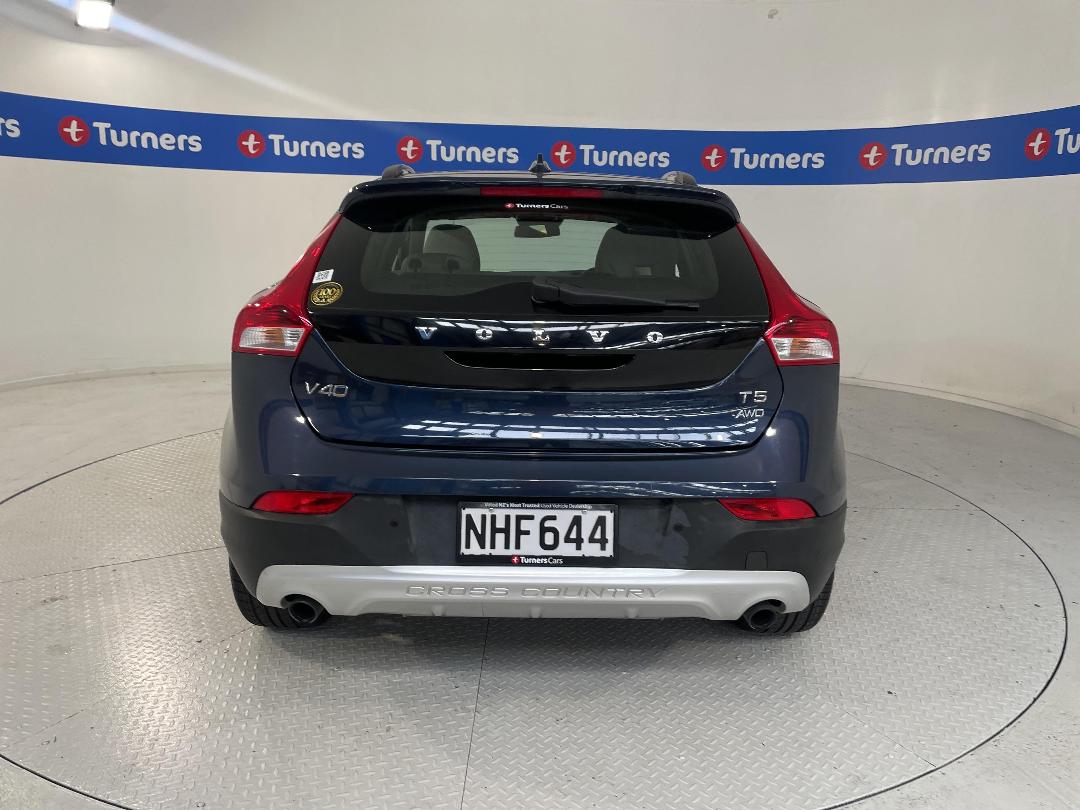 Photo '6' of Volvo V40