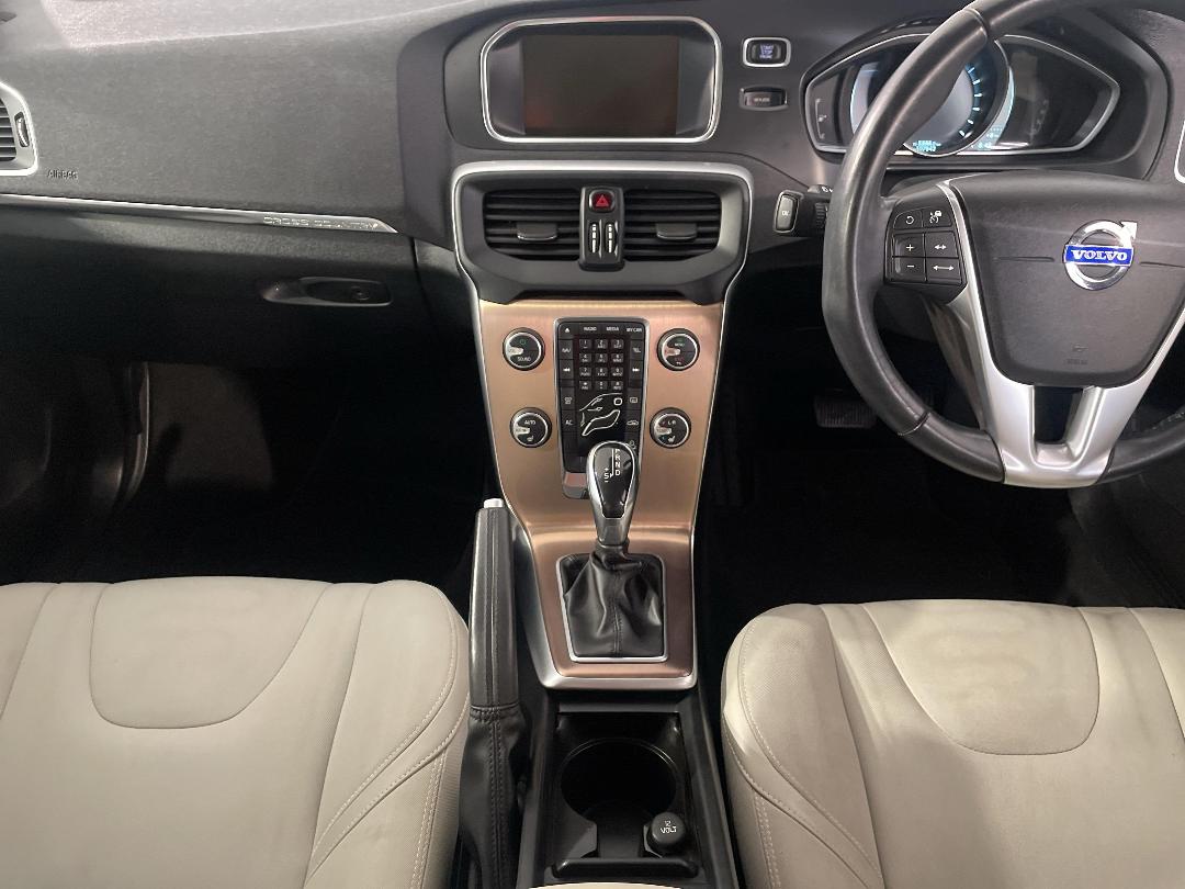 Photo '18' of Volvo V40