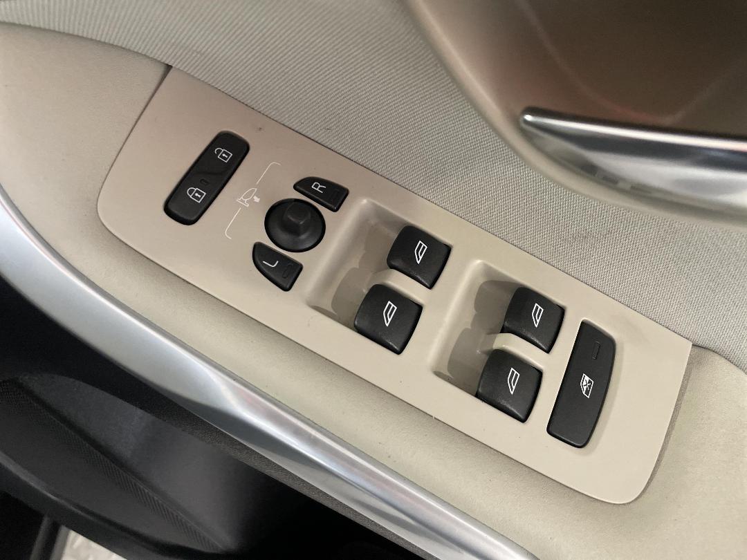 Photo '24' of Volvo V40