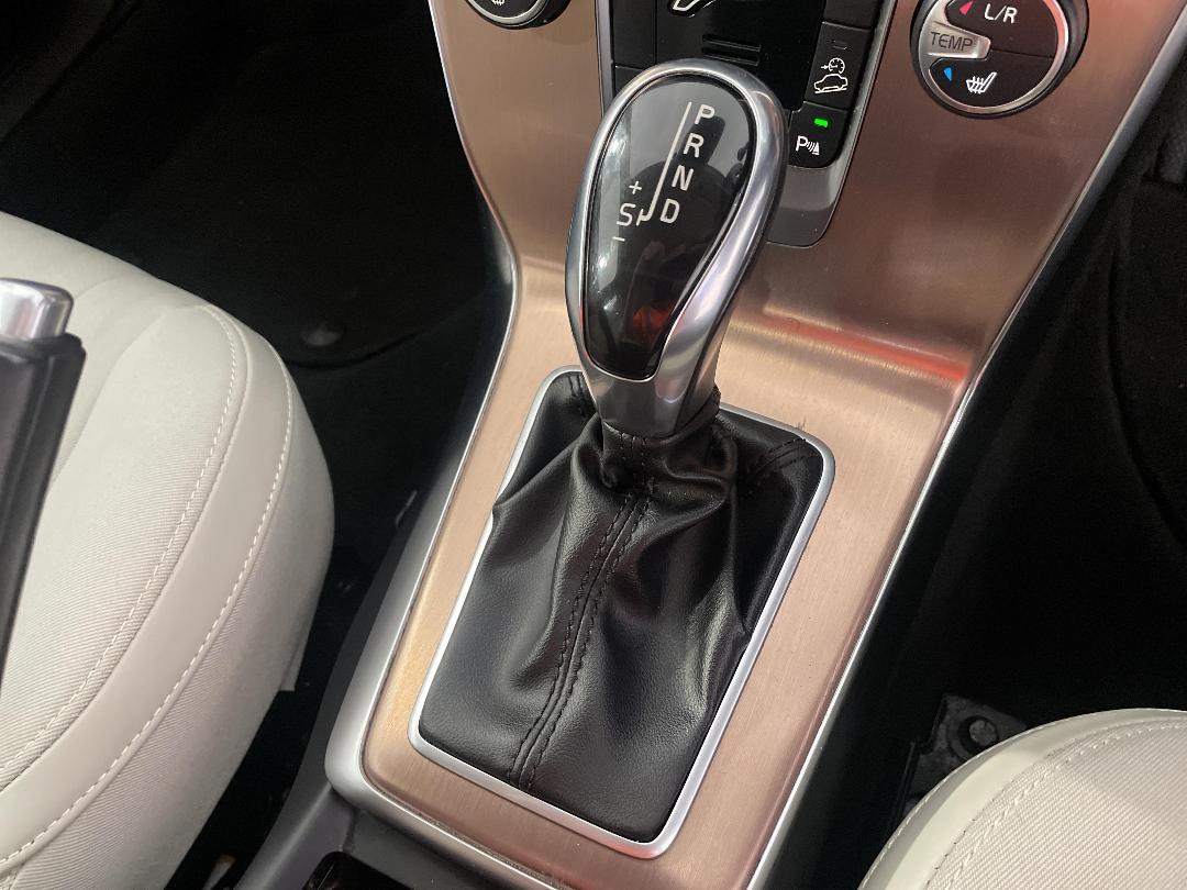 Photo '32' of Volvo V40