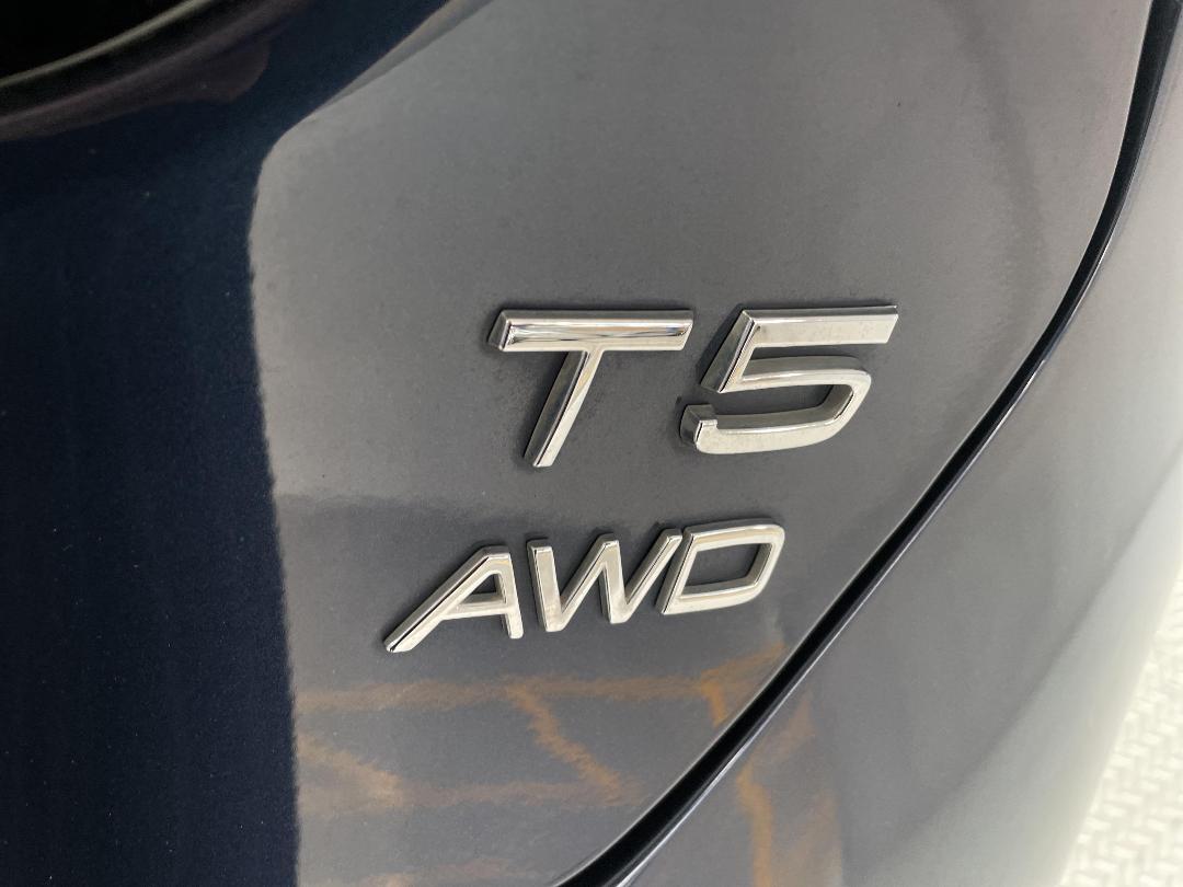 Photo '37' of Volvo V40