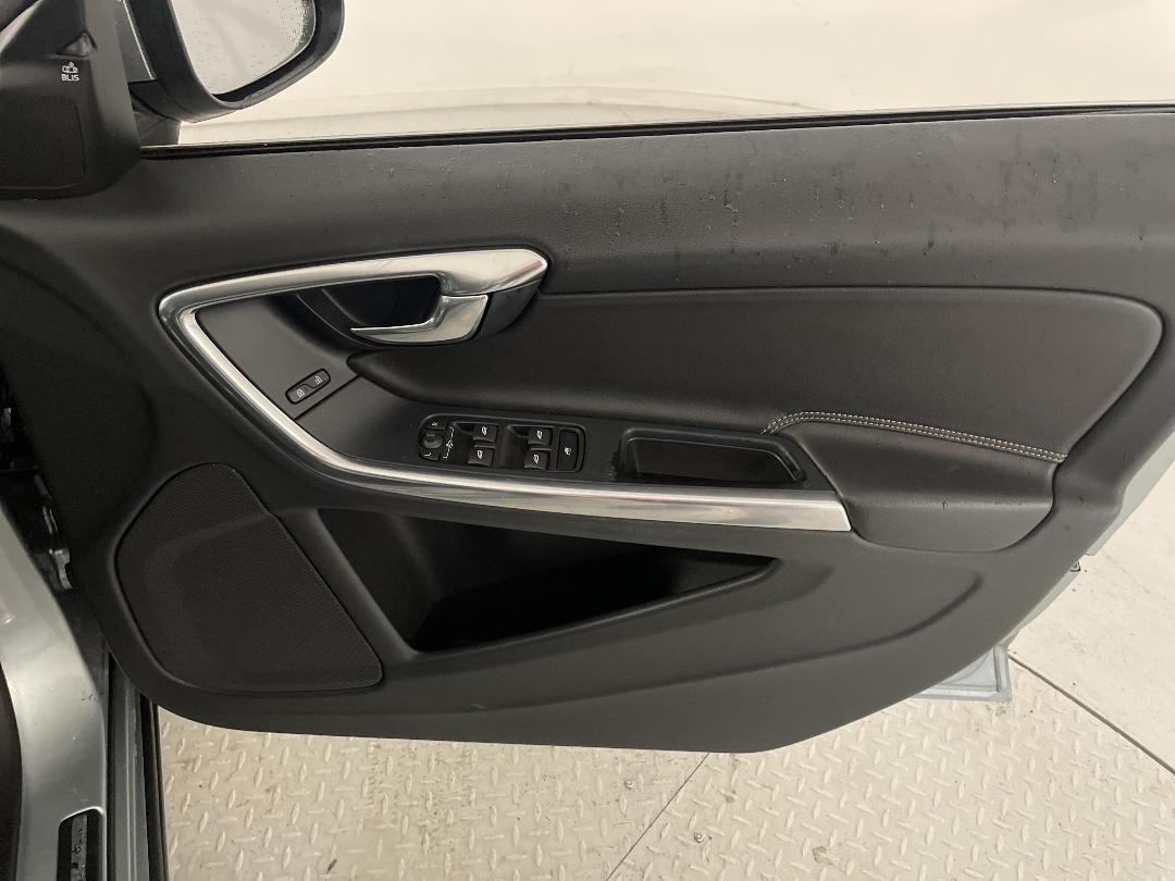 Photo '15' of Volvo V60