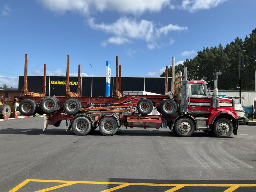 Photo '3' of WESTERN STAR 2013 PATCHELL Logger Photo '3' of WESTERN STAR 2013 PATCHELL Logger