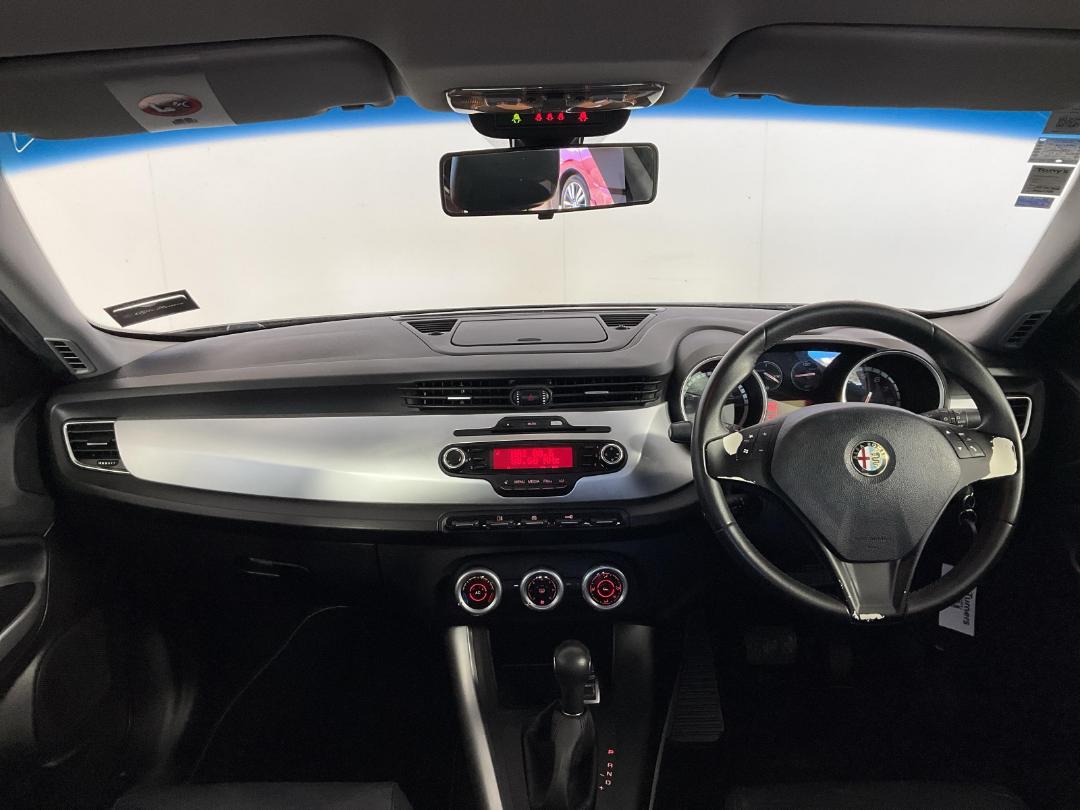 Photo '17' of Alfa Romeo Giulietta Photo '17' of Alfa Romeo Giulietta