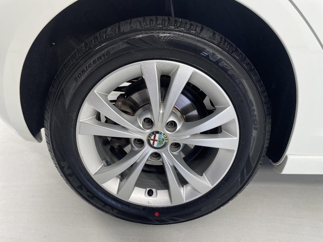 Photo '12' of Alfa Romeo Giulietta Photo '12' of Alfa Romeo Giulietta