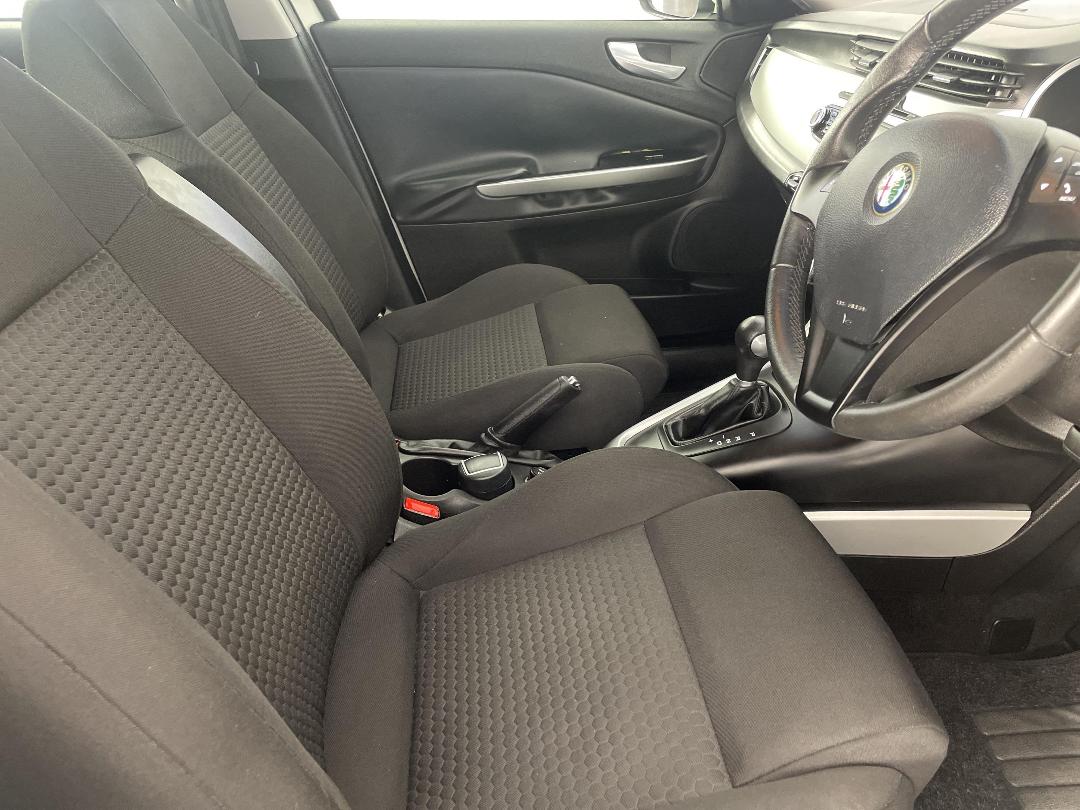 Photo '16' of Alfa Romeo Giulietta Photo '16' of Alfa Romeo Giulietta