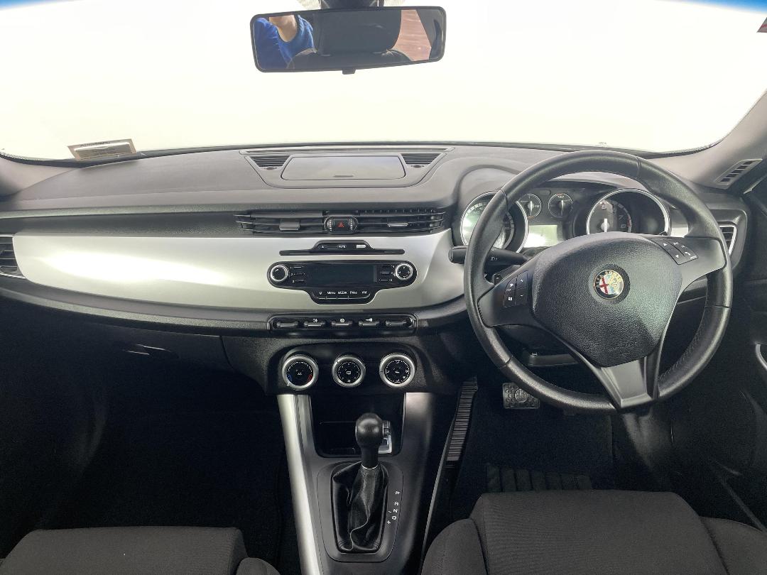 Photo '17' of Alfa Romeo Giulietta Photo '17' of Alfa Romeo Giulietta