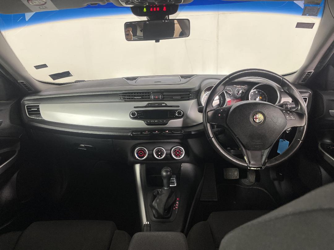 Photo '17' of Alfa Romeo Giulietta Photo '17' of Alfa Romeo Giulietta