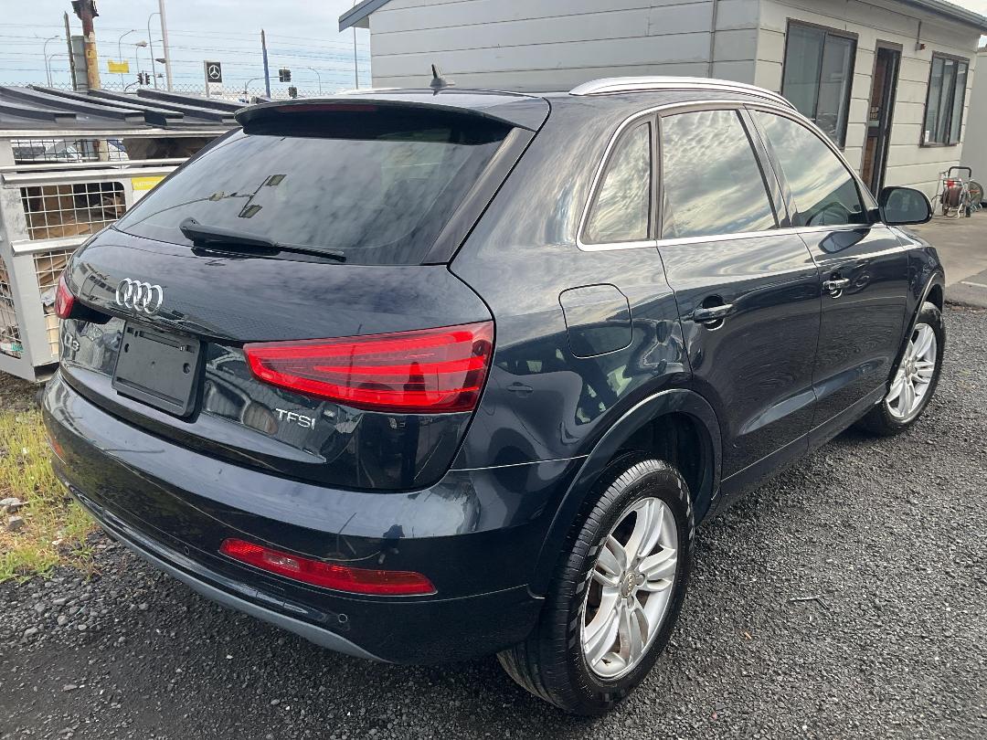 Photo '7' of Audi Q3 Photo '7' of Audi Q3