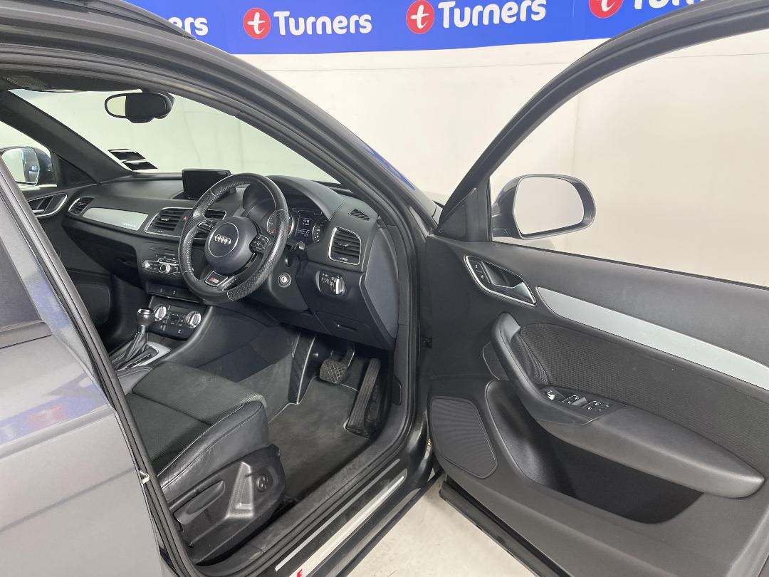 Photo '15' of Audi Q3 Photo '15' of Audi Q3