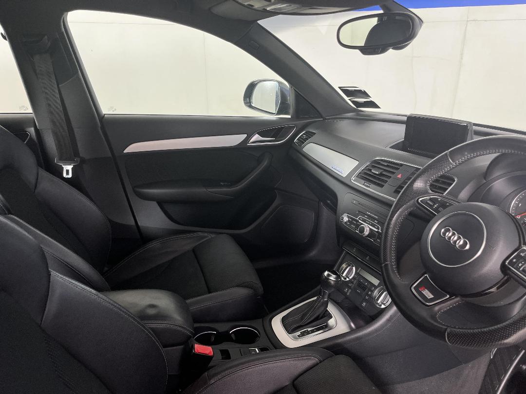 Photo '16' of Audi Q3 Photo '16' of Audi Q3