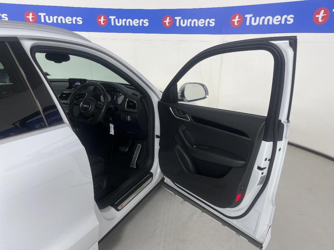 Photo '15' of Audi RS Q3