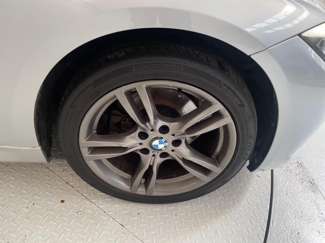 Photo '9' of BMW 3 Series Photo '9' of BMW 3 Series