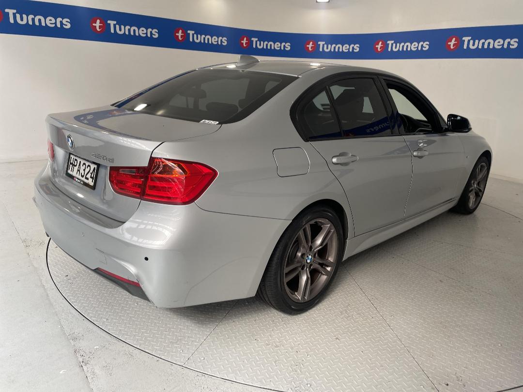 Photo '7' of BMW 3 Series Photo '7' of BMW 3 Series