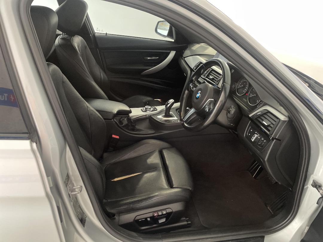 Photo '16' of BMW 3 Series Photo '16' of BMW 3 Series