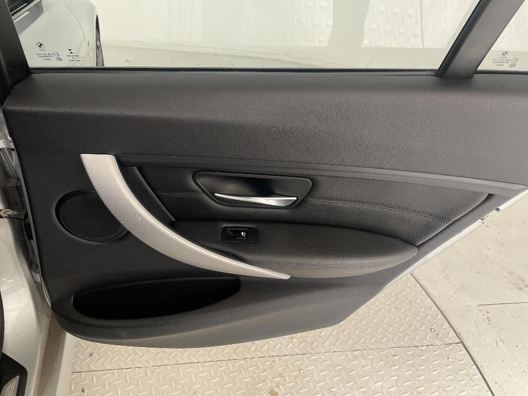 Photo '19' of BMW 3 Series Photo '19' of BMW 3 Series