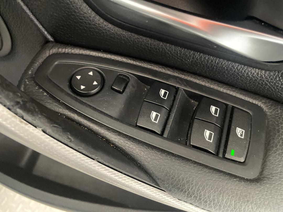 Photo '24' of BMW 3 Series Photo '24' of BMW 3 Series