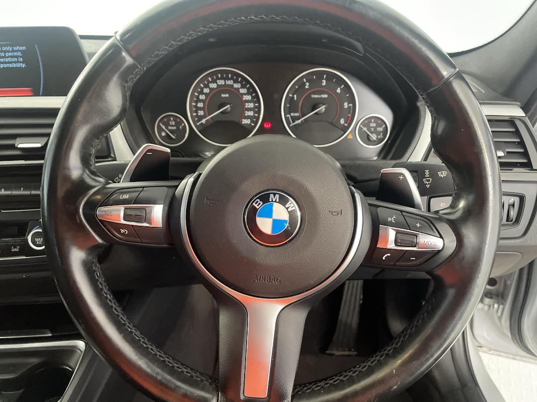 Photo '28' of BMW 3 Series Photo '28' of BMW 3 Series