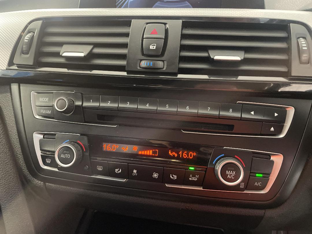 Photo '31' of BMW 3 Series Photo '31' of BMW 3 Series