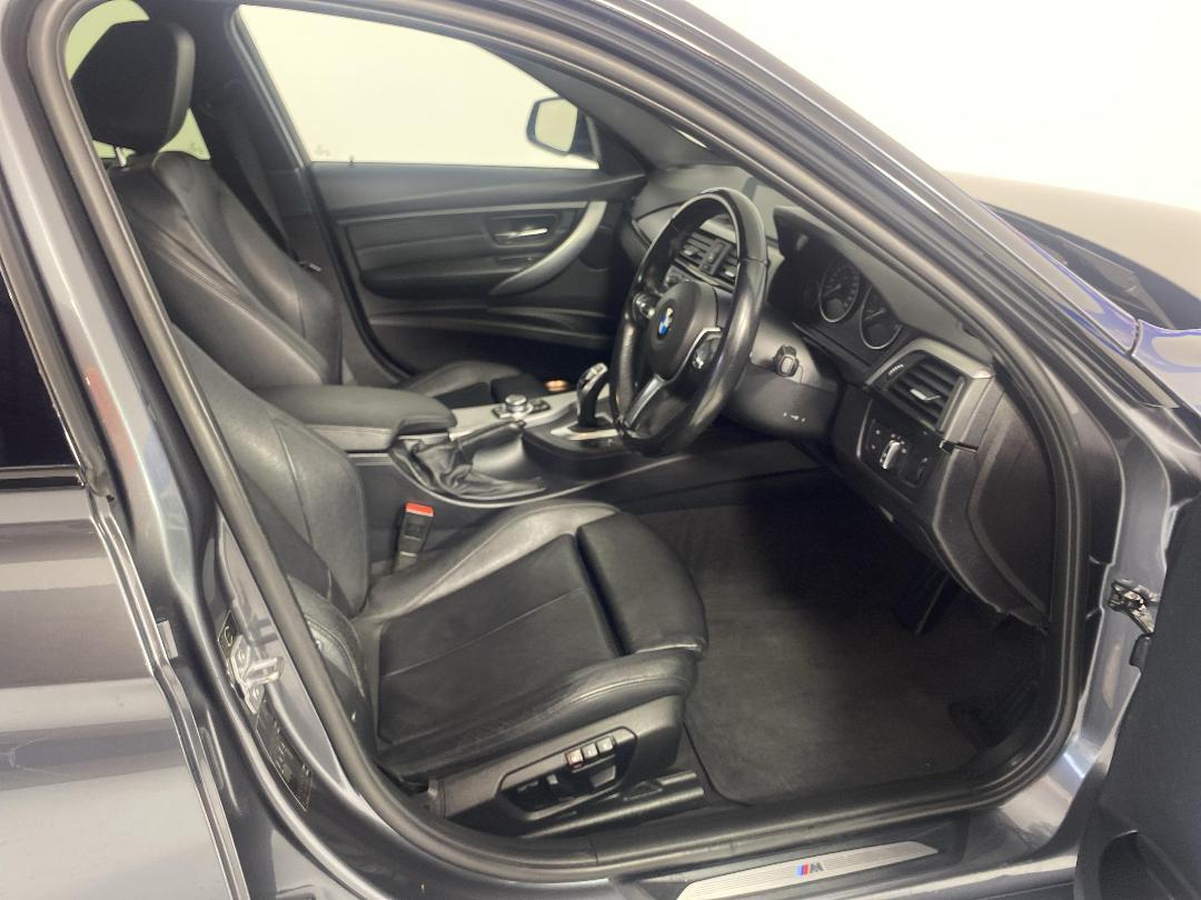 Photo '16' of BMW 3 Series