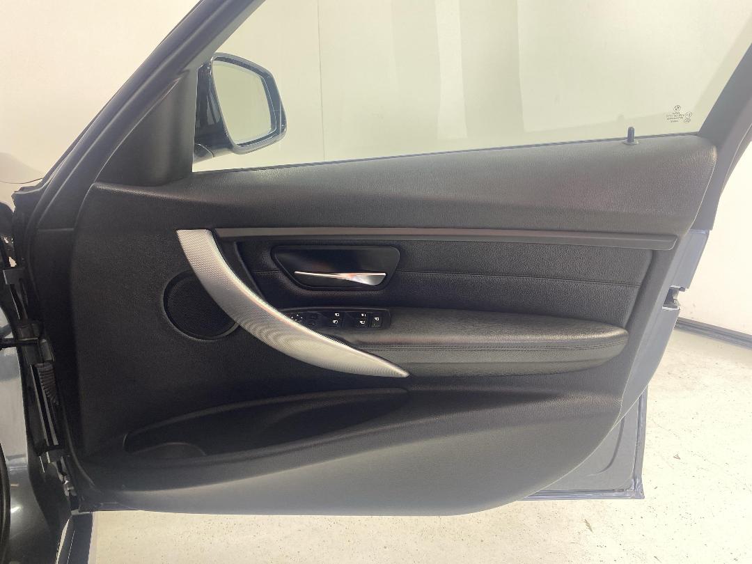 Photo '15' of BMW 3 Series