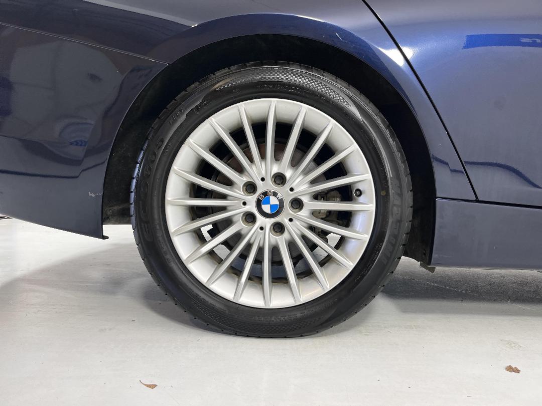 Photo '12' of BMW 3 Series