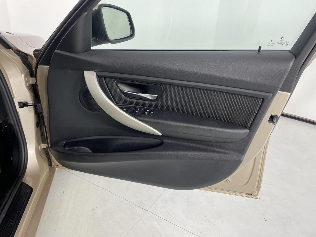 Photo '15' of BMW 320D Photo '15' of BMW 320D