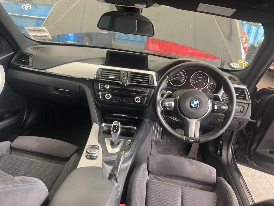 Photo '25' of BMW 320D Photo '25' of BMW 320D