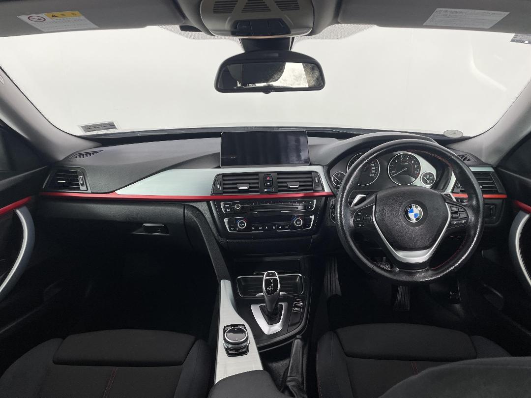 Photo '17' of BMW 320I Photo '17' of BMW 320I