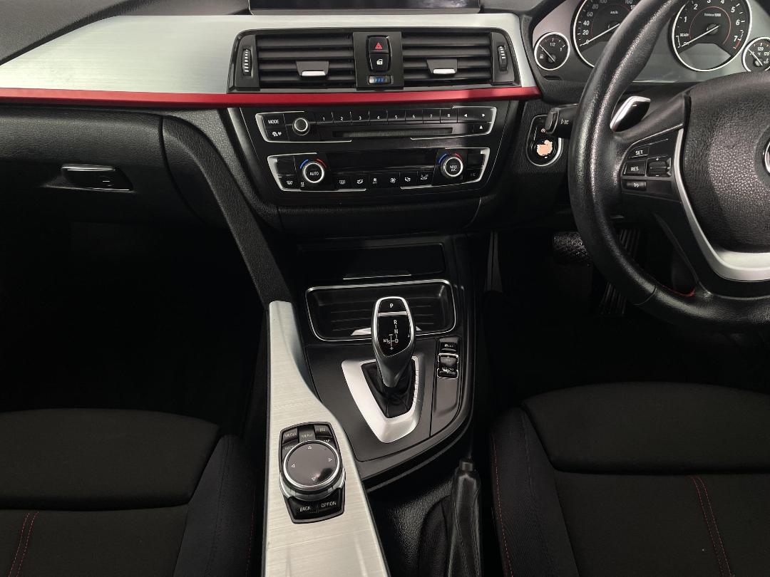 Photo '18' of BMW 320I Photo '18' of BMW 320I