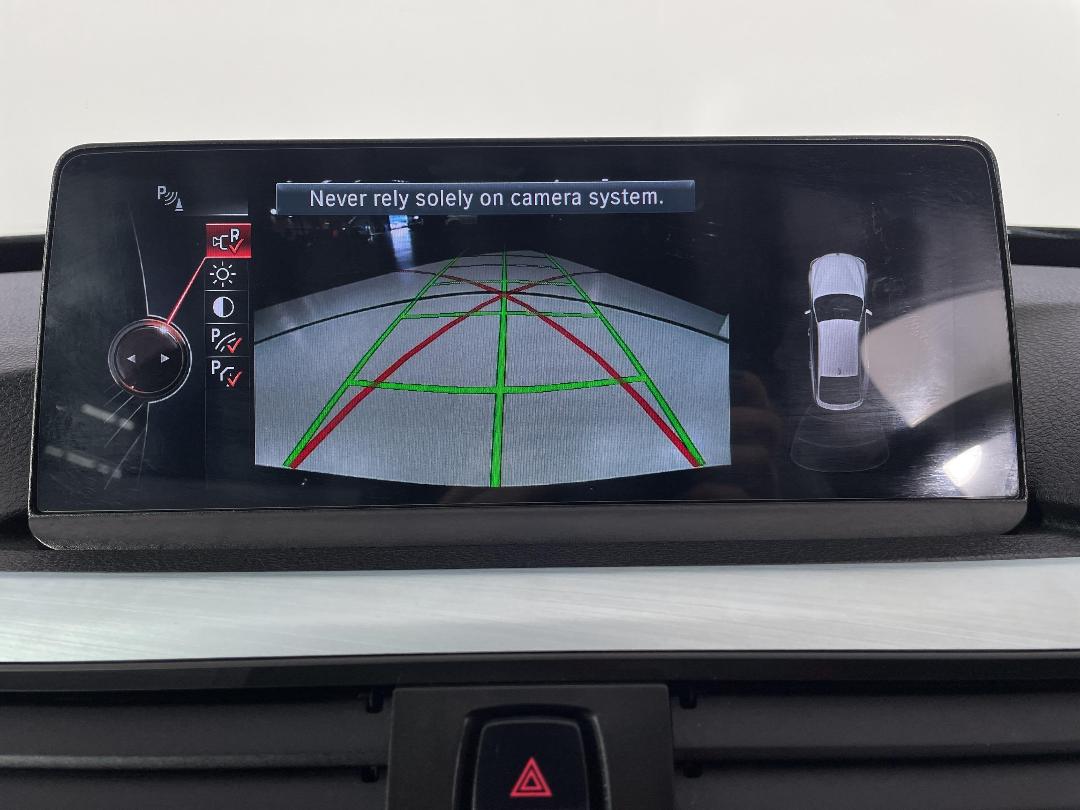 Photo '28' of BMW 320I Photo '28' of BMW 320I