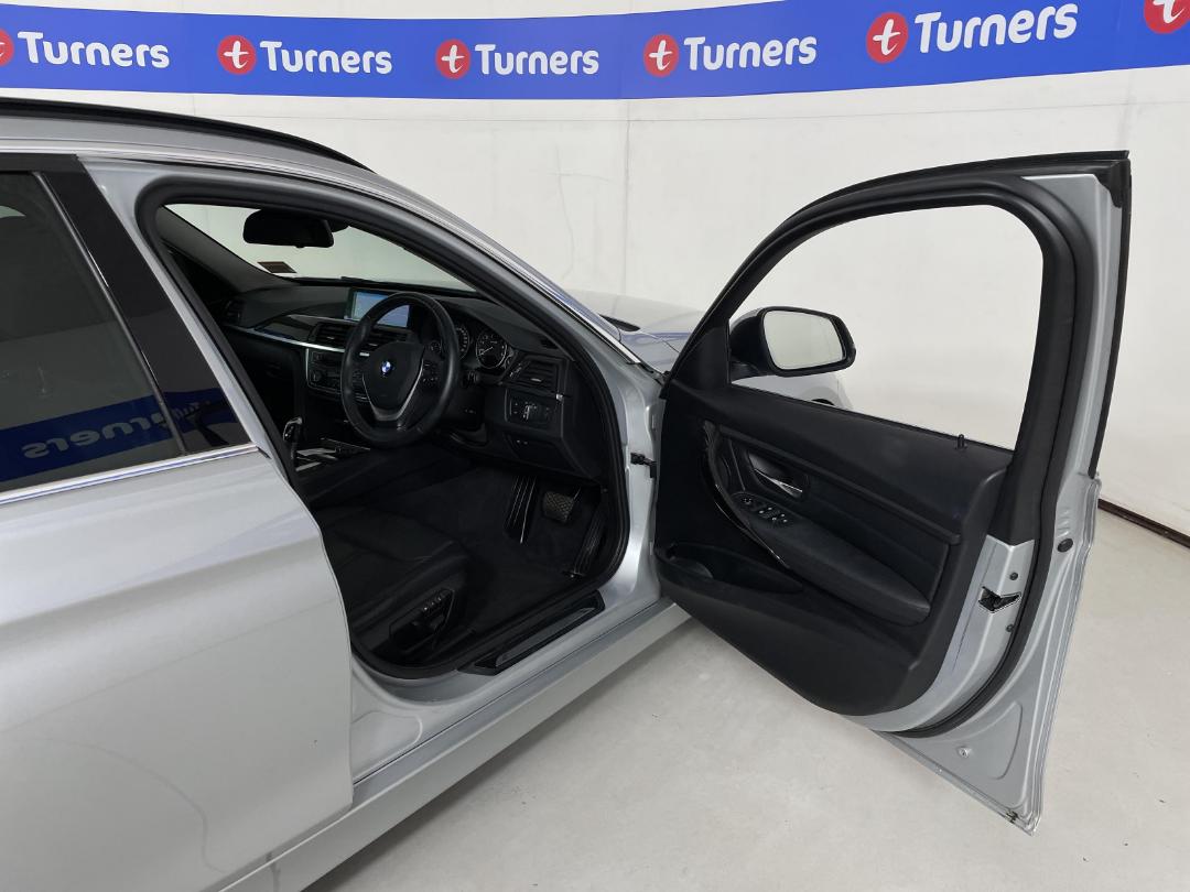 Photo '15' of BMW 320I Photo '15' of BMW 320I