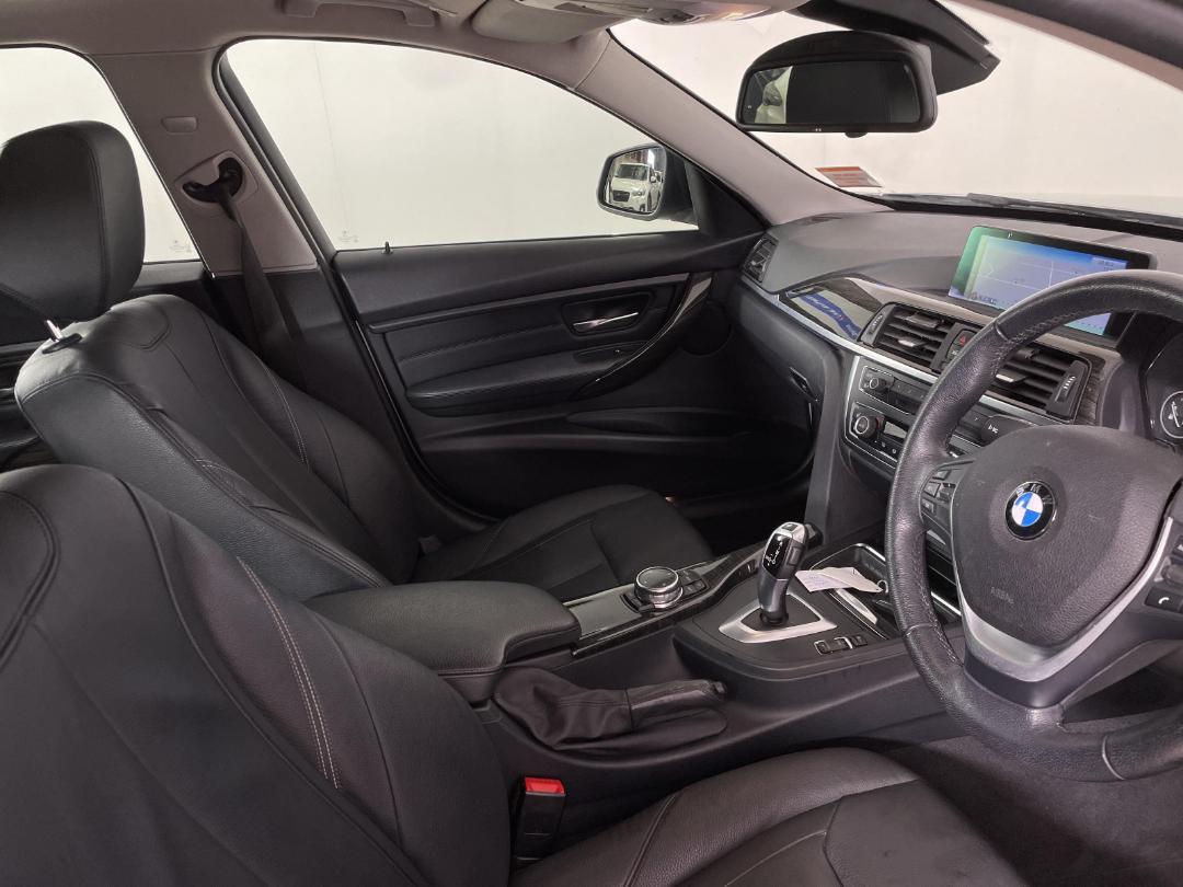 Photo '16' of BMW 320I Photo '16' of BMW 320I