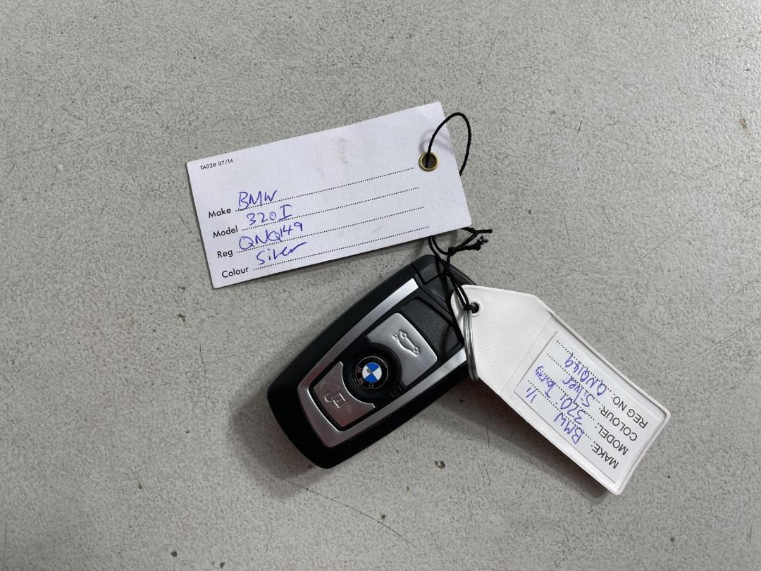 Photo '22' of BMW 320I Photo '22' of BMW 320I