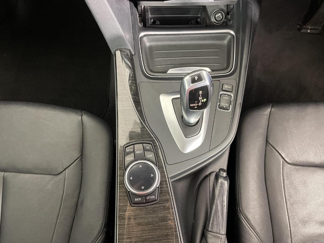 Photo '23' of BMW 320I Photo '23' of BMW 320I