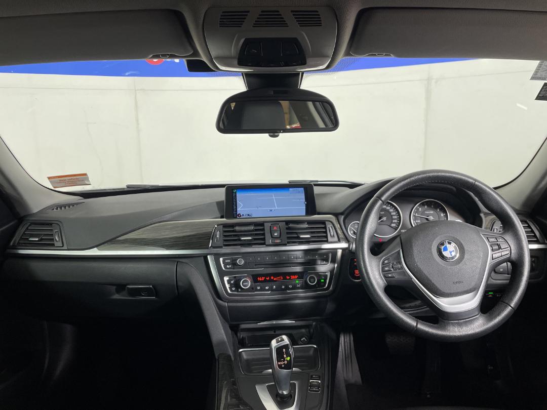 Photo '17' of BMW 320I Photo '17' of BMW 320I