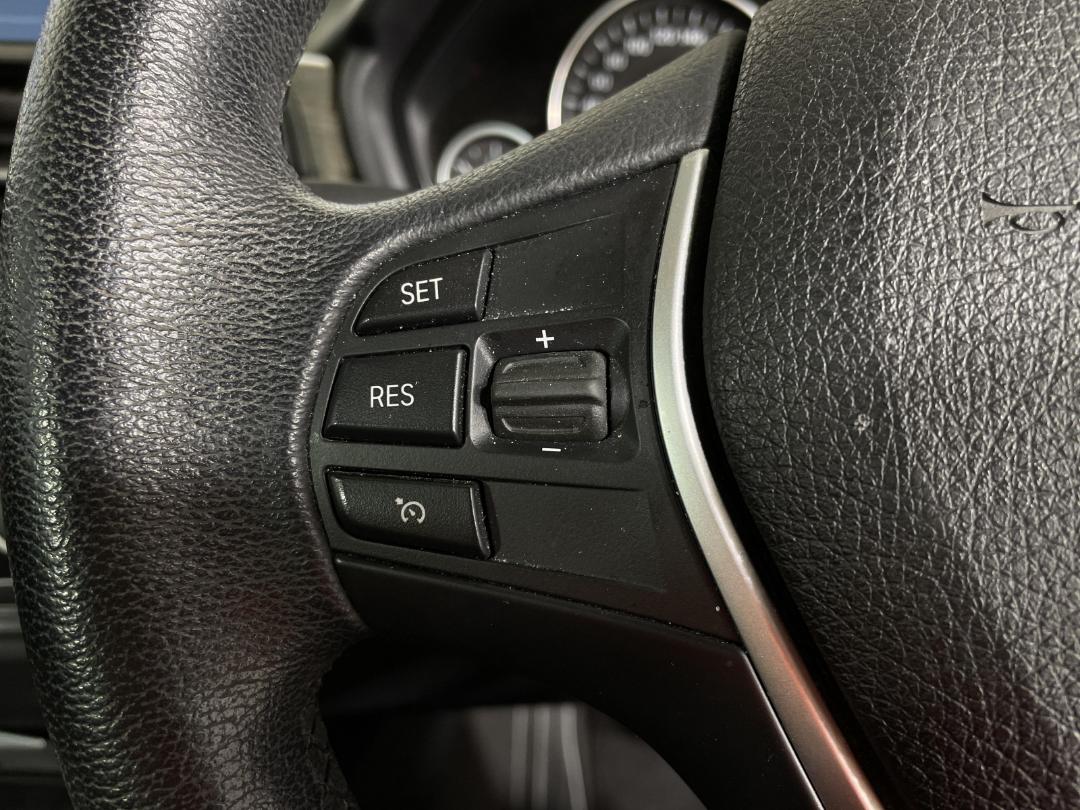 Photo '27' of BMW 320I Photo '27' of BMW 320I