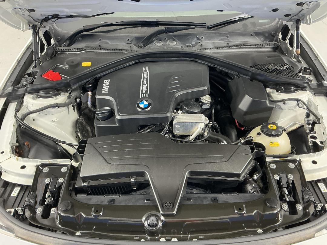 Photo '13' of BMW 320I