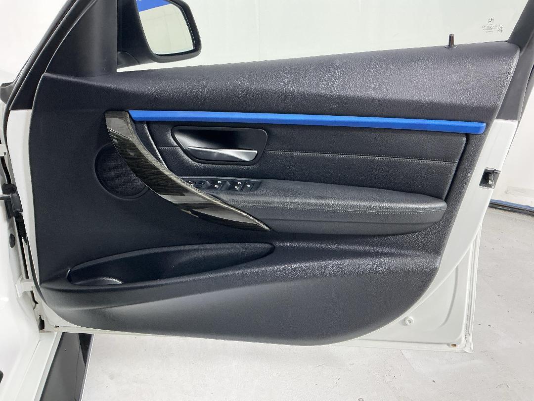 Photo '15' of BMW 320I