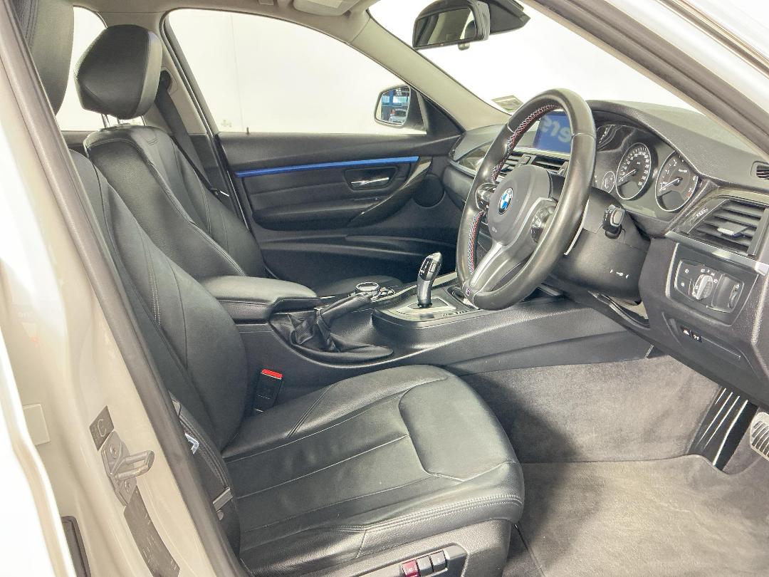 Photo '16' of BMW 320I