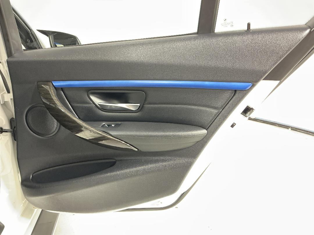 Photo '19' of BMW 320I