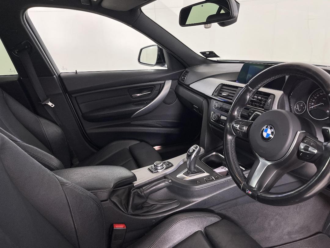 Photo '16' of BMW 320I