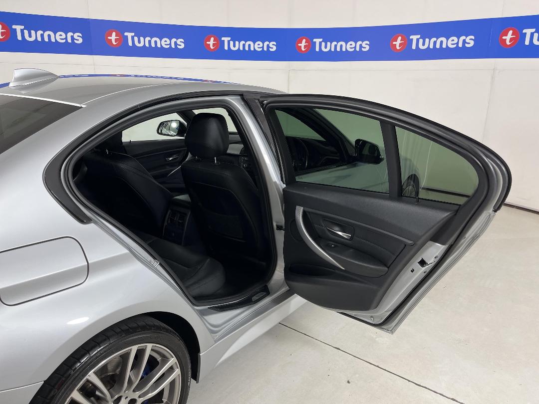 Photo '19' of BMW 320I