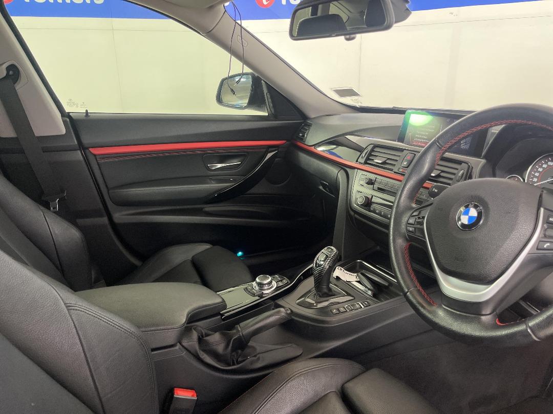 Photo '16' of BMW 335I