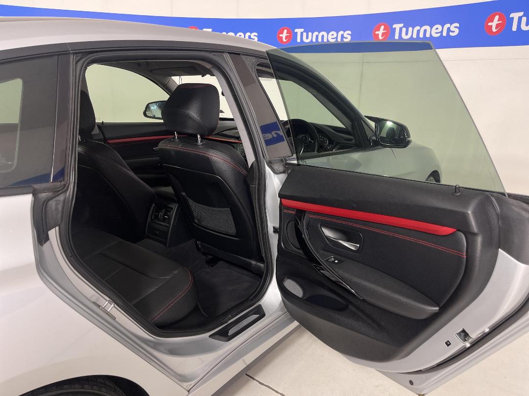 Photo '19' of BMW 335I