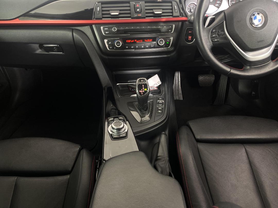 Photo '23' of BMW 335I