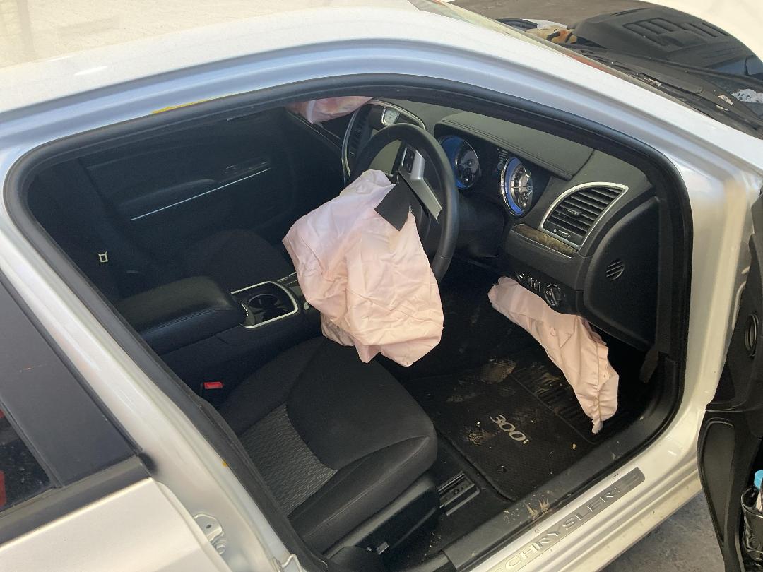 Photo '19' of Chrysler 300 Photo '19' of Chrysler 300