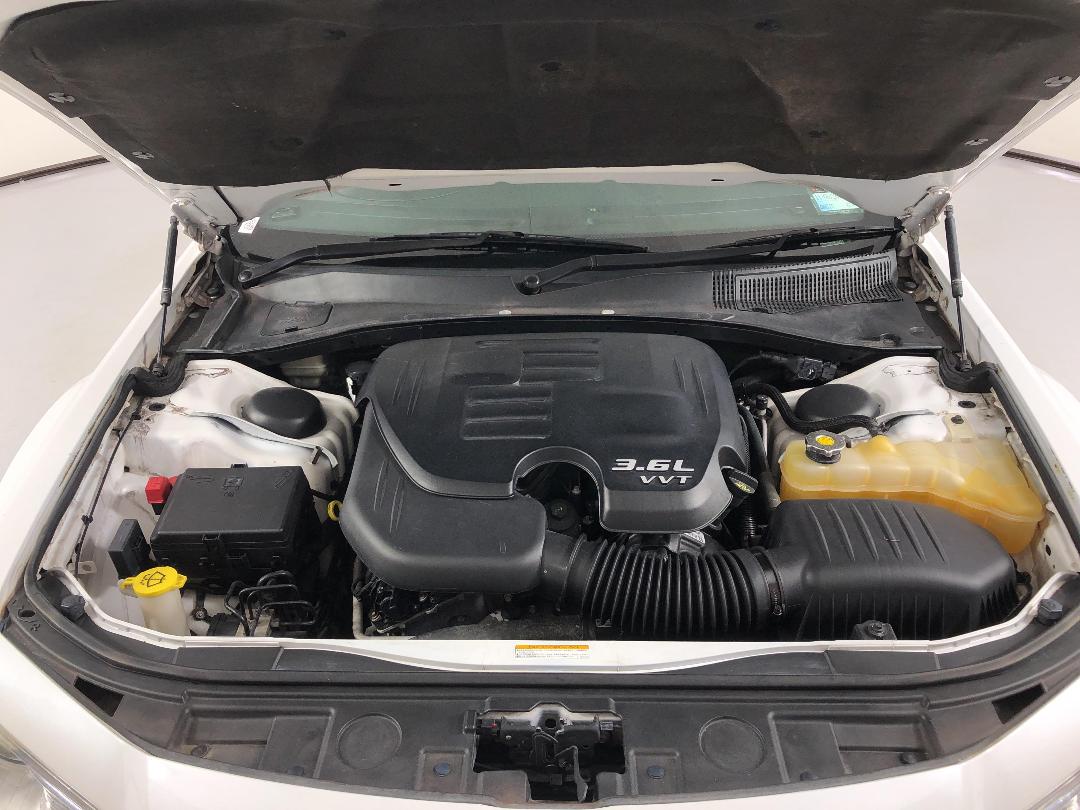 Photo '13' of Chrysler 300