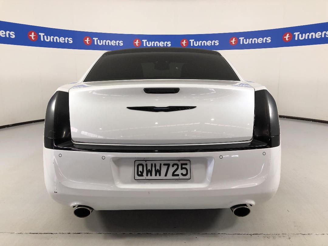 Photo '6' of Chrysler 300