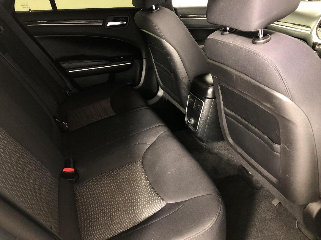 Photo '20' of Chrysler 300